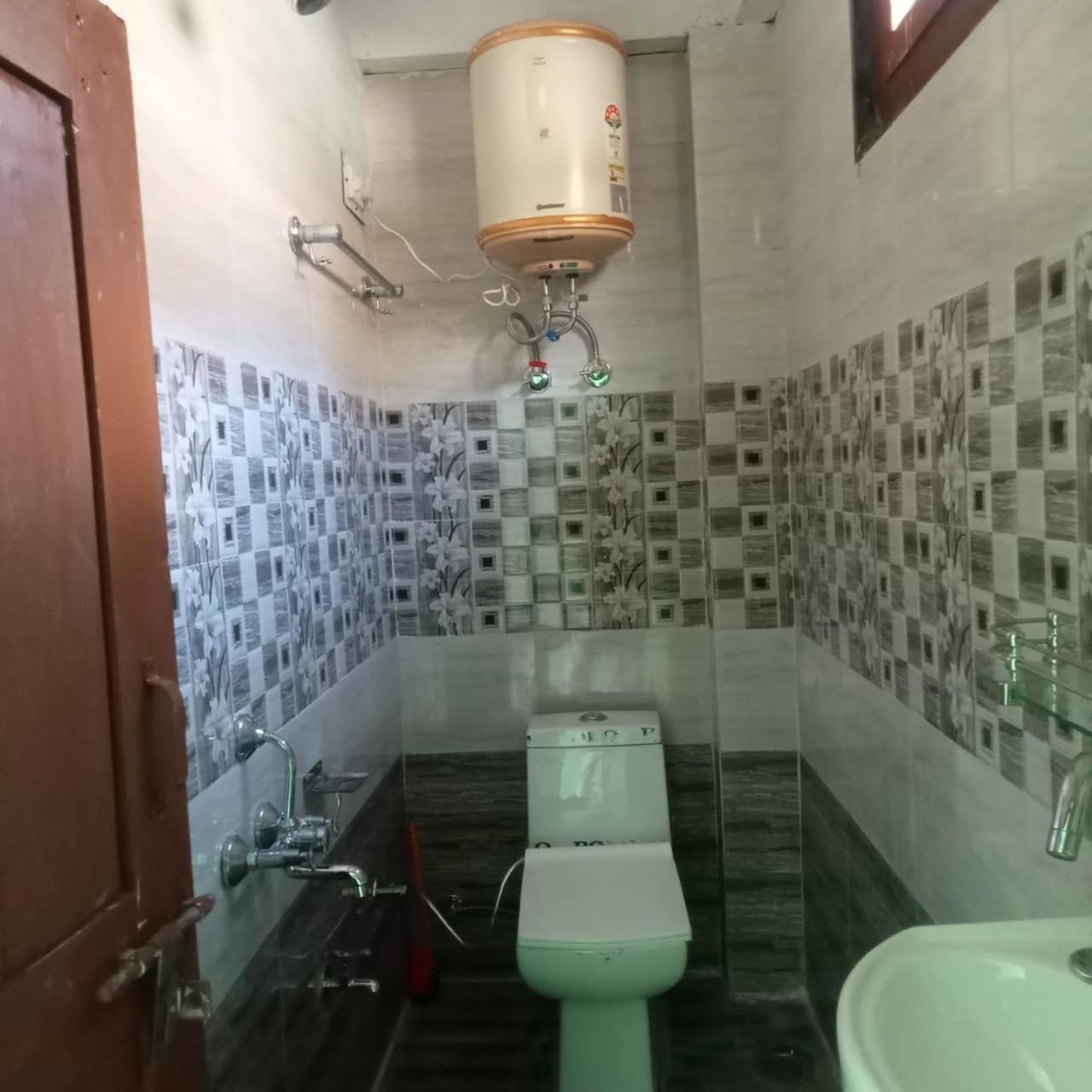 Vigyan Guest House Tosh Екстериор снимка
